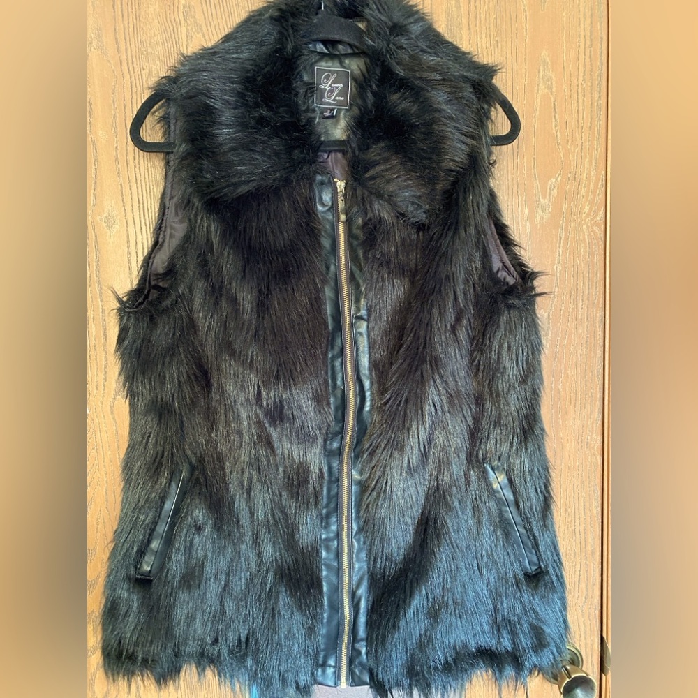 Laura Lane Faux Fur Vest